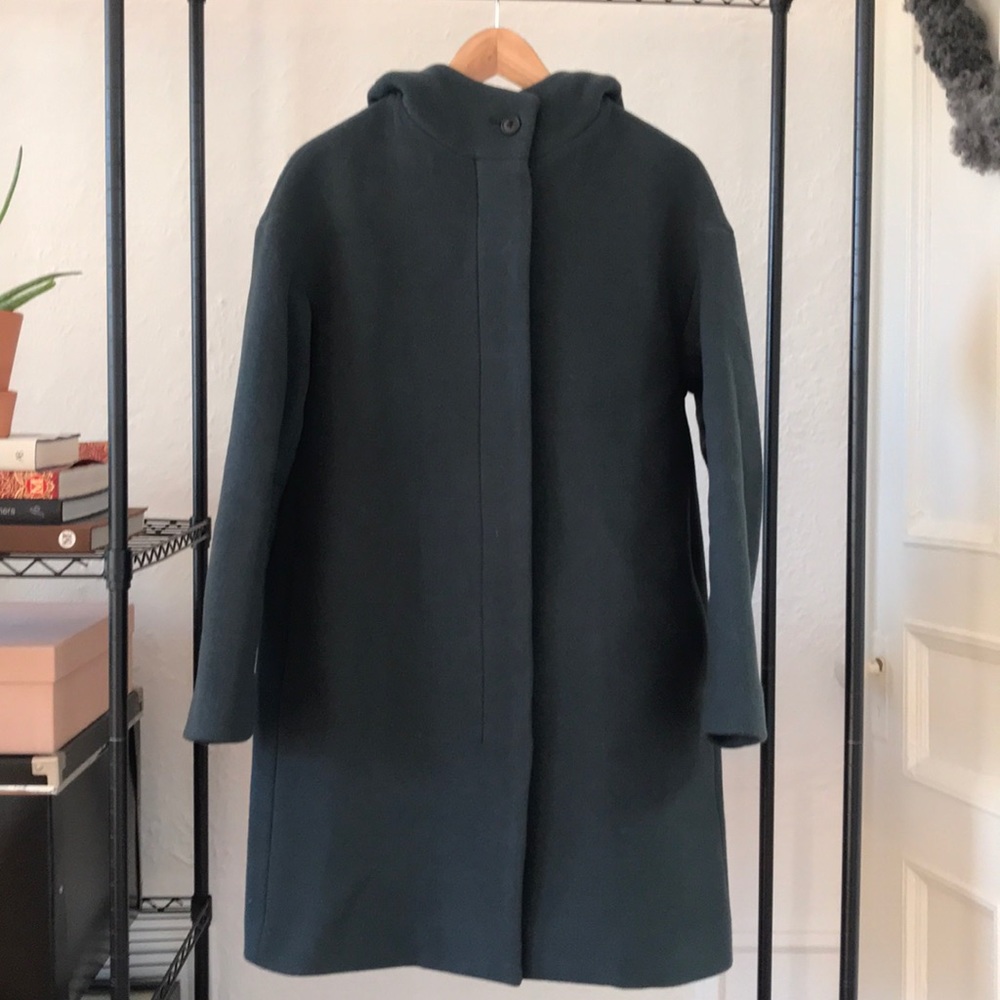 Wool blend coat in great condition, barely worn.